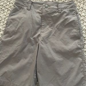 UA boys 7 grey golf short